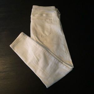 GORGEOUS white skinny jeans!